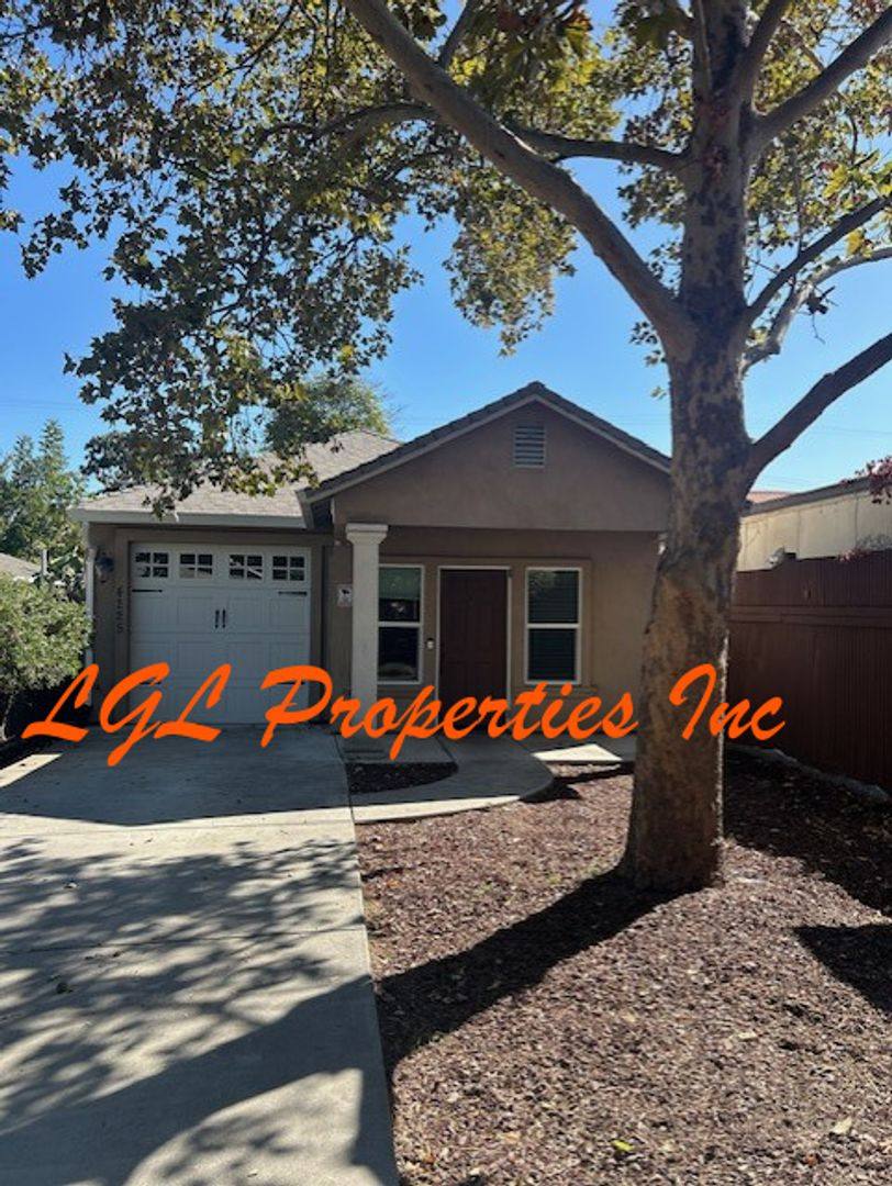 House for rent at 4225 51st St, Sacramento, CA 95820