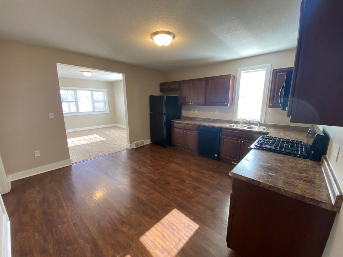 House for rent at 624 SE 12th St, Des Moines, IA 50309