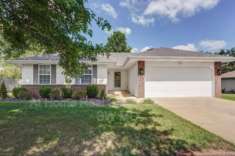 House for rent at 105 E Wilson St, Republic, MO 65738
