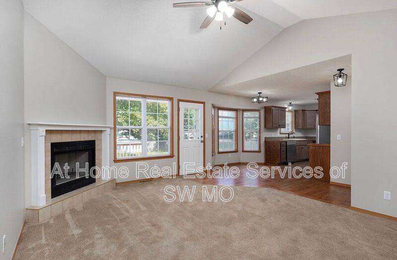 House for rent at 105 E Wilson St, Republic, MO 65738