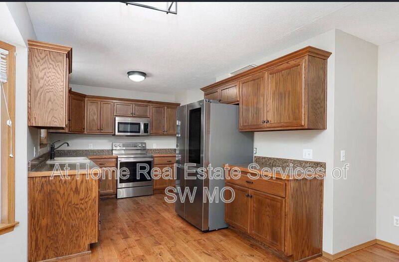 House for rent at 105 E Wilson St, Republic, MO 65738