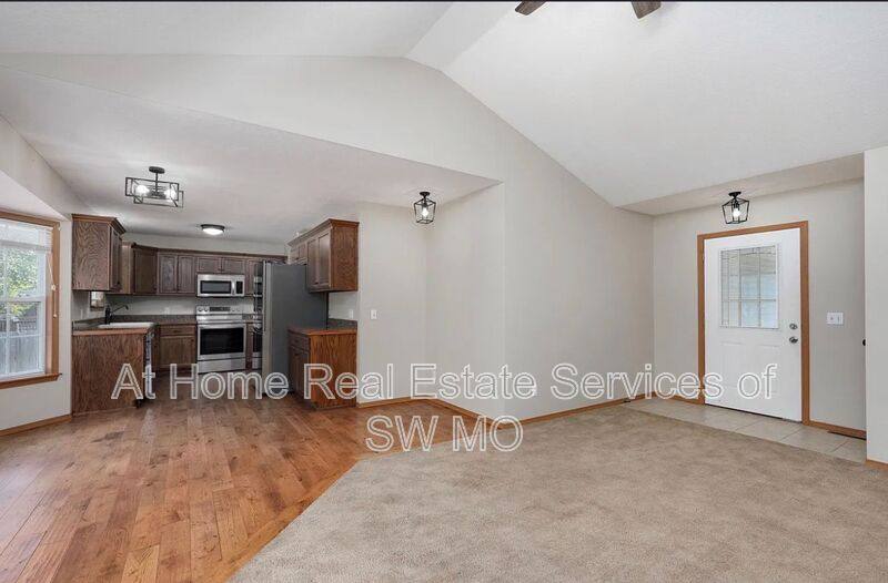 House for rent at 105 E Wilson St, Republic, MO 65738