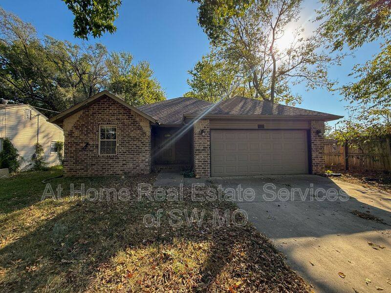 House for rent at 1740 S Ave, Springfield, MO 65804