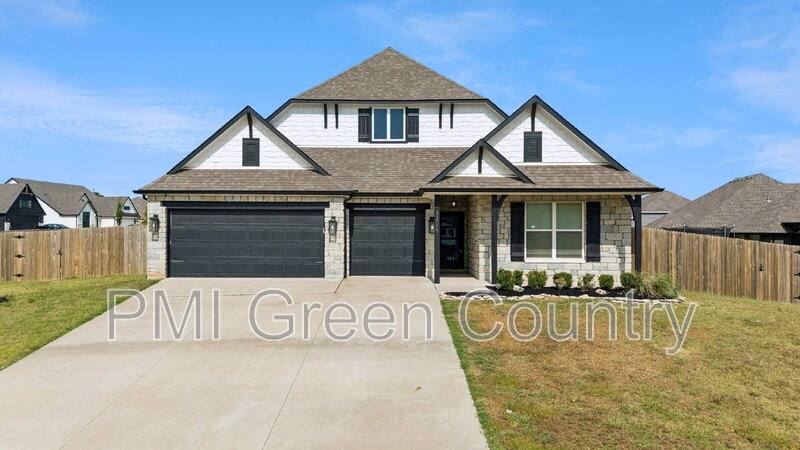 House for rent at 11806 N 131st E Ave, Collinsville, OK 74021