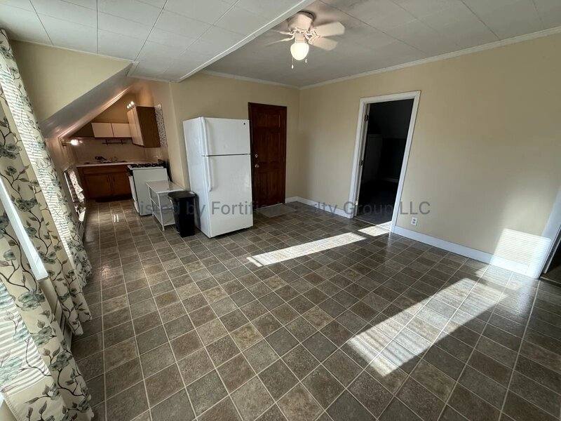 Apartment for rent at 575 Mount Hope Ave #3, Fall River, MA 02724