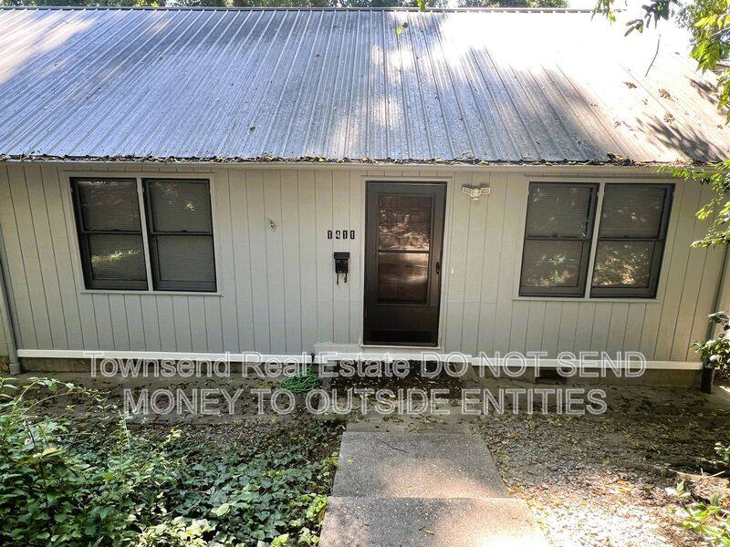 House for rent at 1411 Briarcliff Dr, Fayetteville, NC 28305