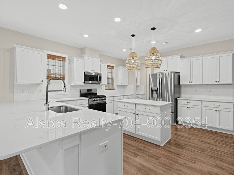 House for rent at 903 Claires Creek Lane, Davidson, NC 28036