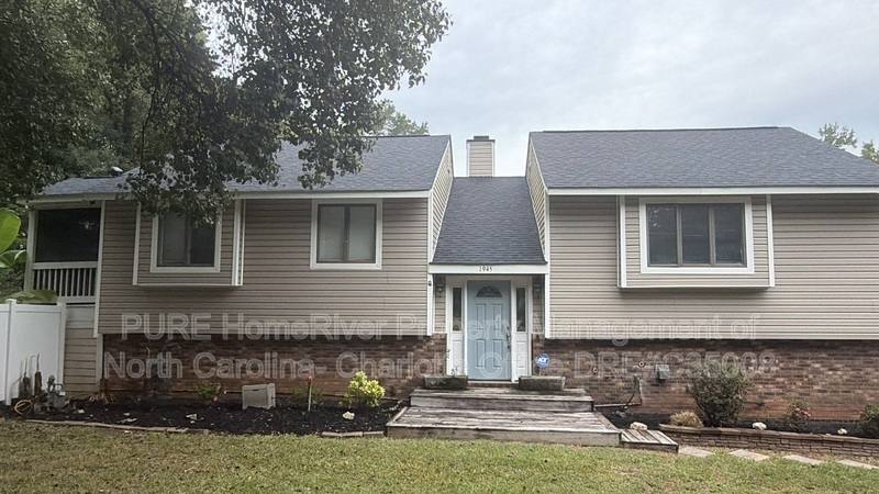 House for rent at 1945 Slater Rd, Charlotte, NC 28216
