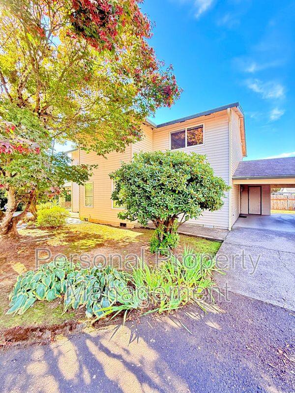Townhouse for rent at 746 H St #3, Washougal, WA 98671