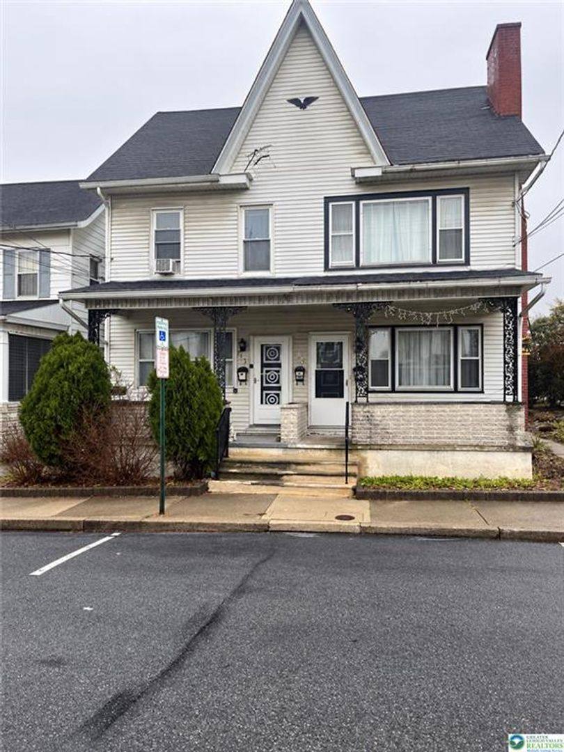 Apartment for rent at 515 W Washington St, Slatington, PA 18080