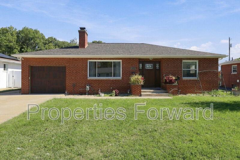 House for rent at 330 Topsfield Rd, Columbus, OH 43228