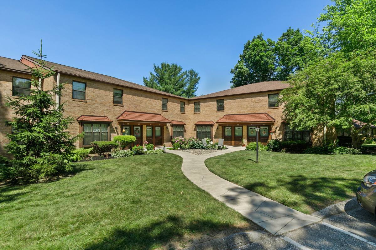 Apartment for rent at 42 Oak Ridge Dr, York, PA 17402