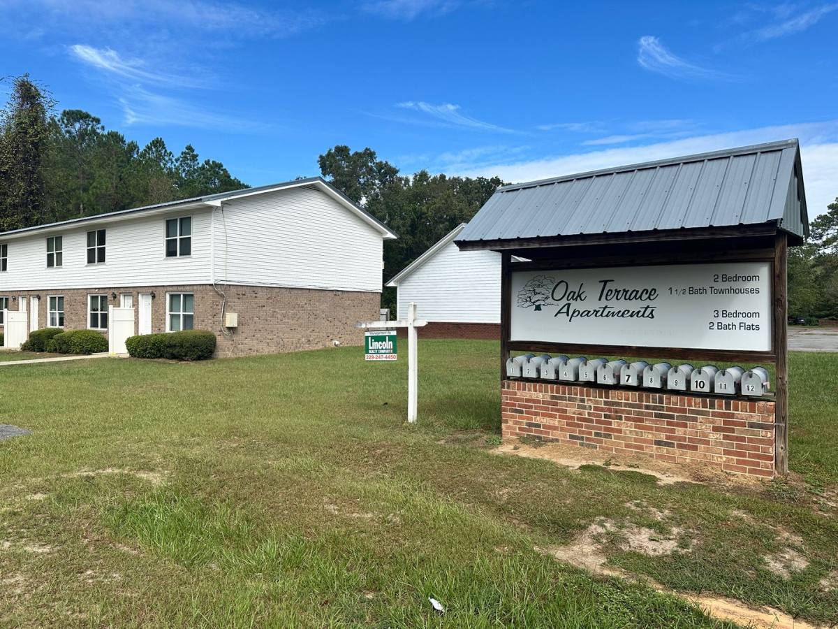 Townhouse for rent at 1305 Breckenridge Dr #9, Adel, GA 31620