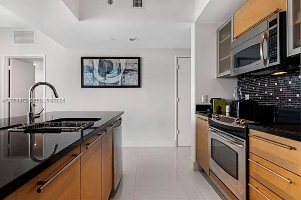 Apartment for rent at 950 Brickell Bay Dr #3710, Miami, FL 33131