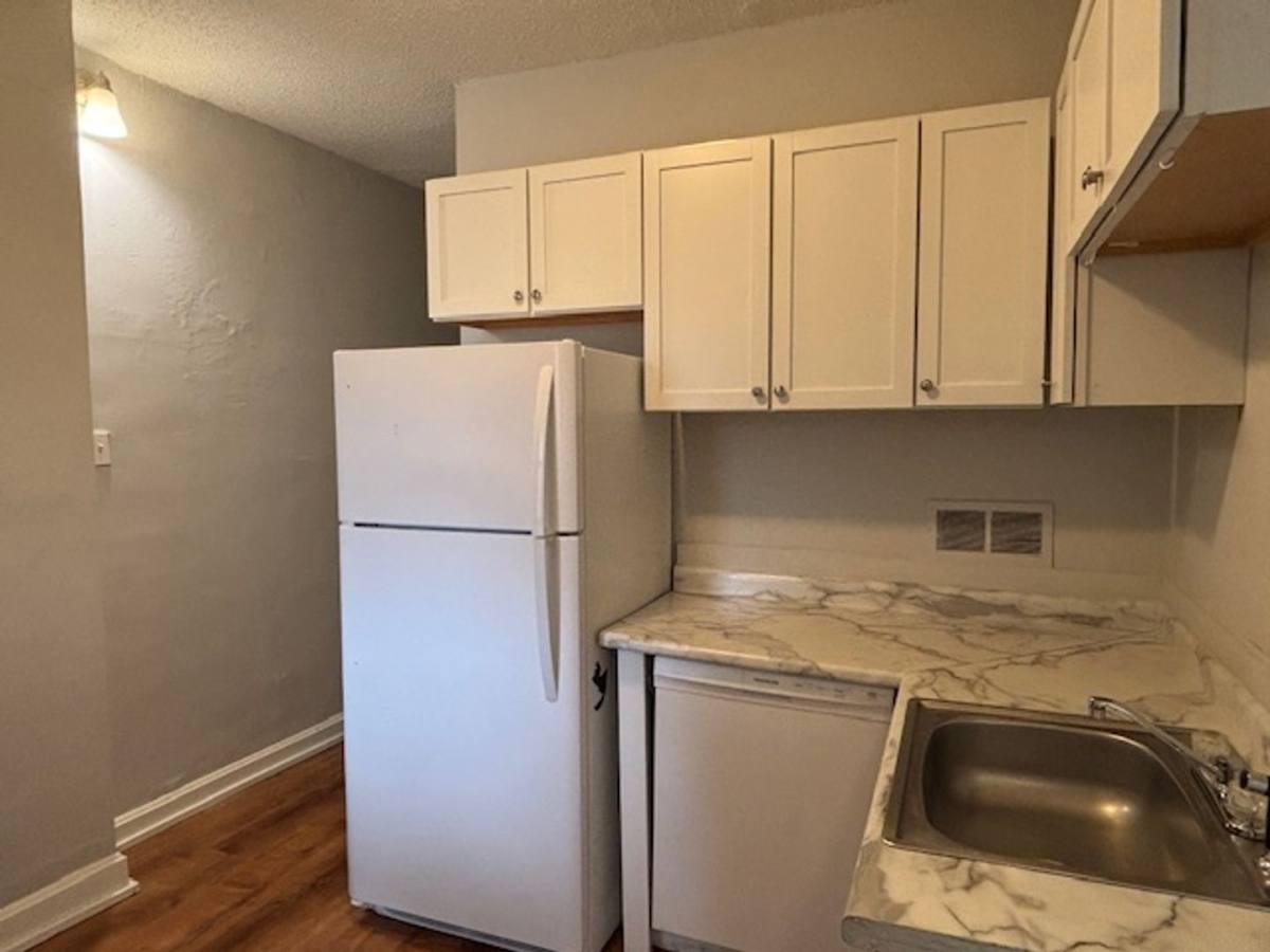 Apartment for rent at 580 Thomas Ave W, St. Paul, MN 55103