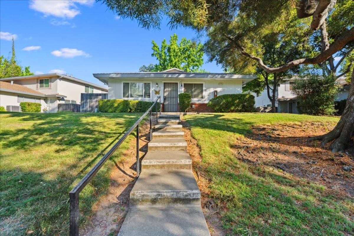 House for rent at 4718 Hayford Way #4, Sacramento, CA 95842