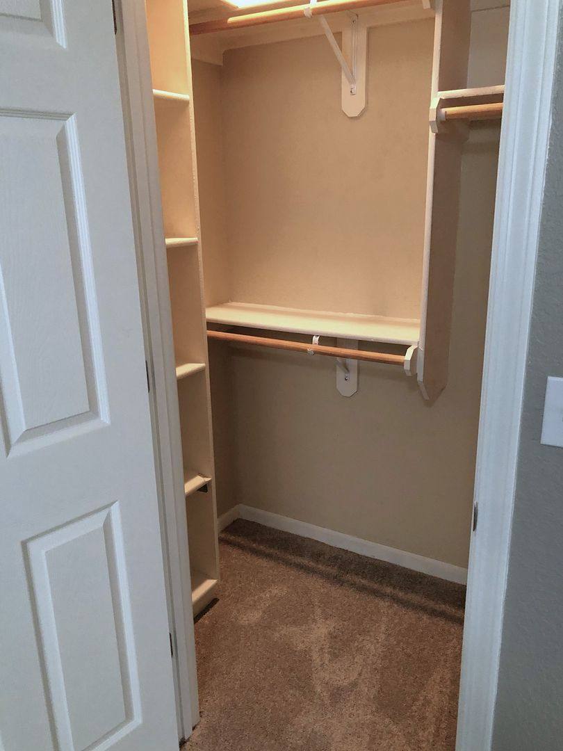 Apartment for rent at 104 Logan St, Leavenworth, KS 66048