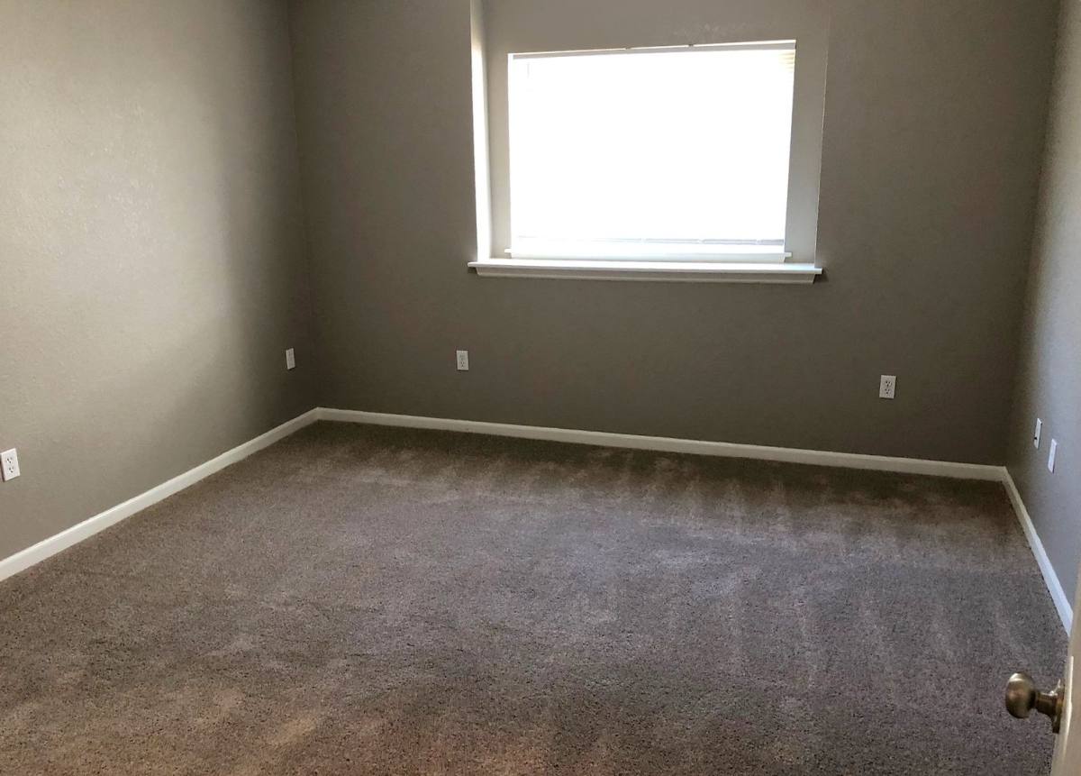 Apartment for rent at 104 Logan St, Leavenworth, KS 66048