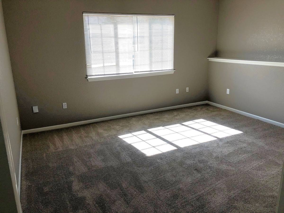 Apartment for rent at 104 Logan St, Leavenworth, KS 66048