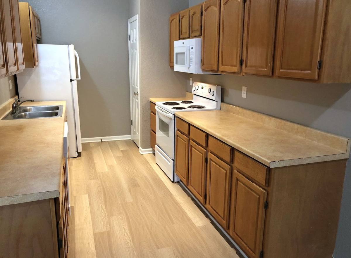 Apartment for rent at 104 Logan St, Leavenworth, KS 66048
