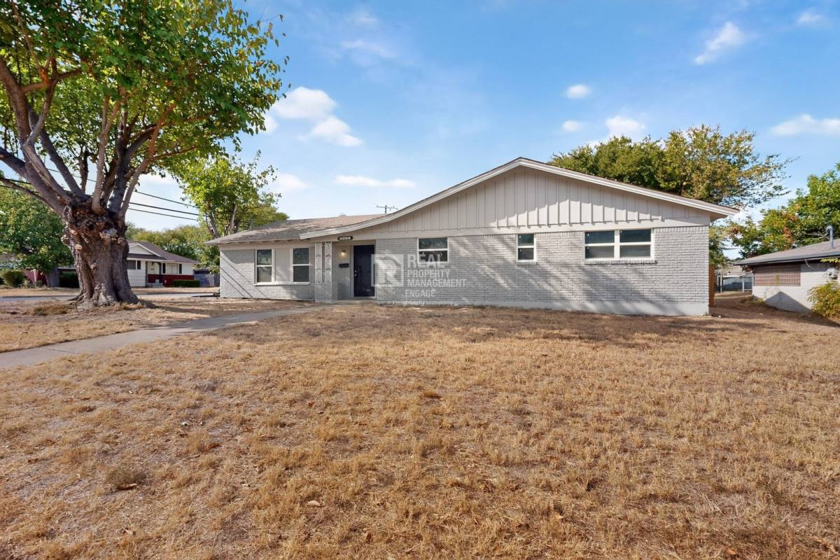 House for rent at 4801 Hollowbrook Rd, Fort Worth, TX 76103