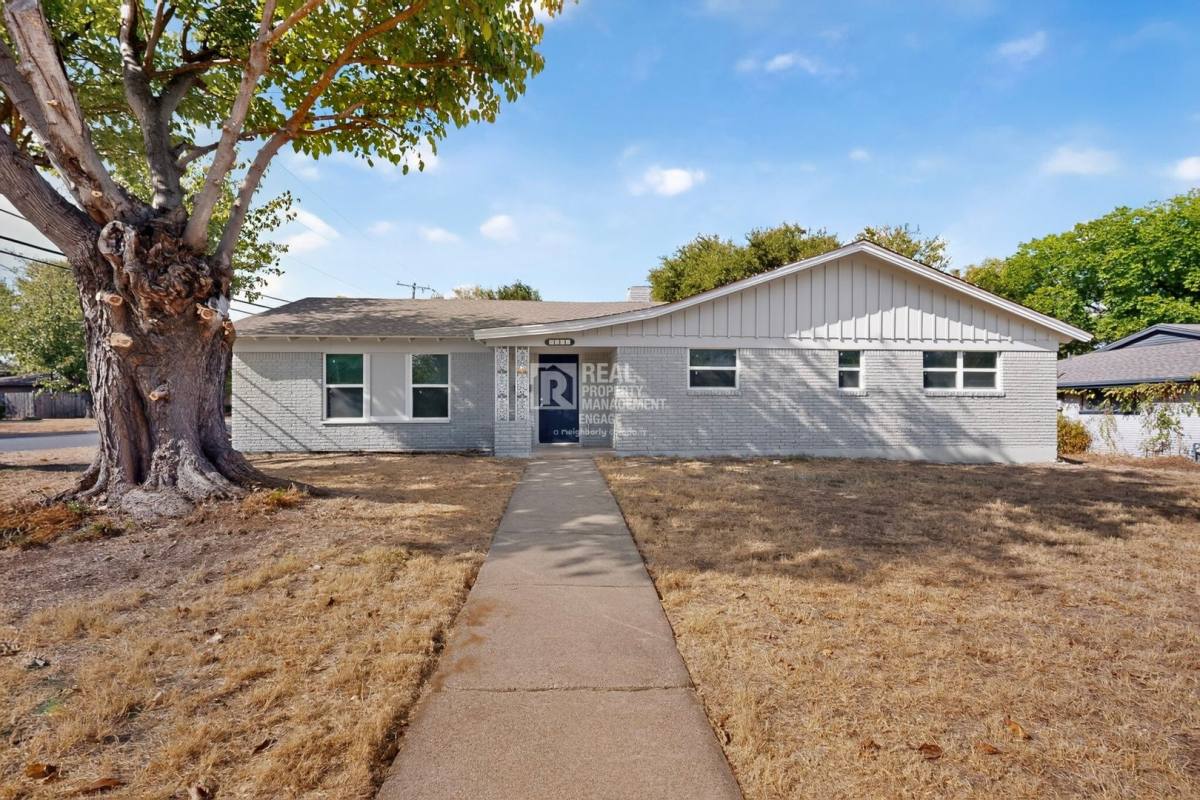 House for rent at 4801 Hollowbrook Rd, Fort Worth, TX 76103