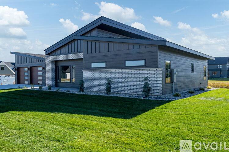 House for rent at 11 S Pointe Court, North Mankato, MN 56003