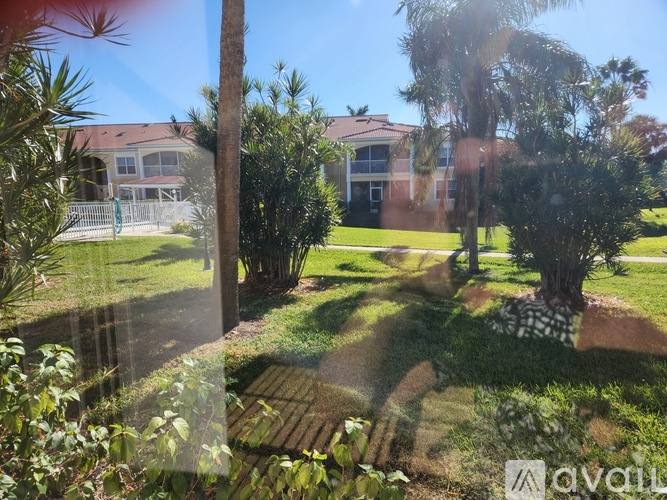 12491 McGregor Blvd #4, Fort Myers, FL 33919 - Condo for Rent - Image 2