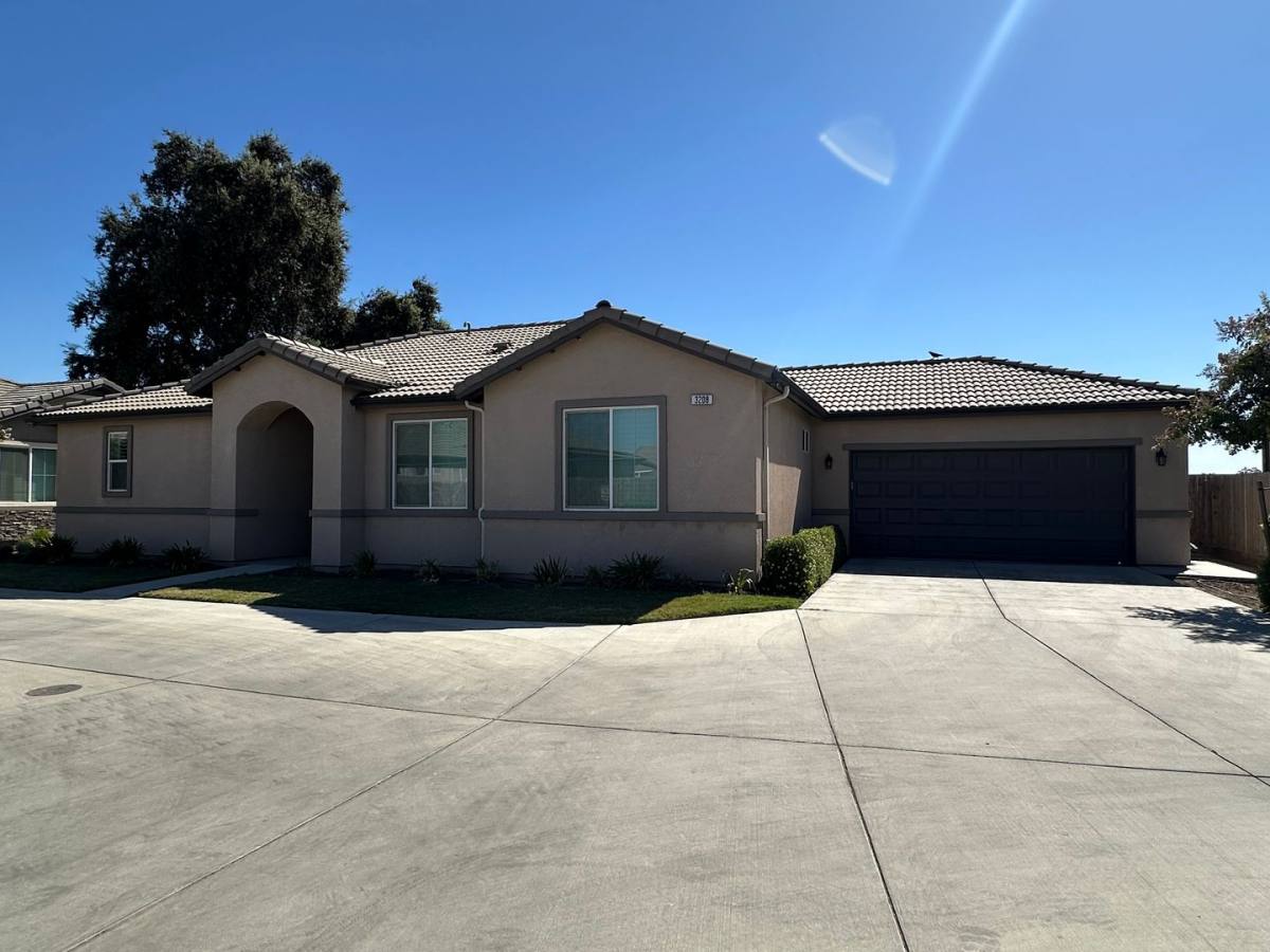 House for rent at 3208 N Rova Court, Visalia, CA 93291
