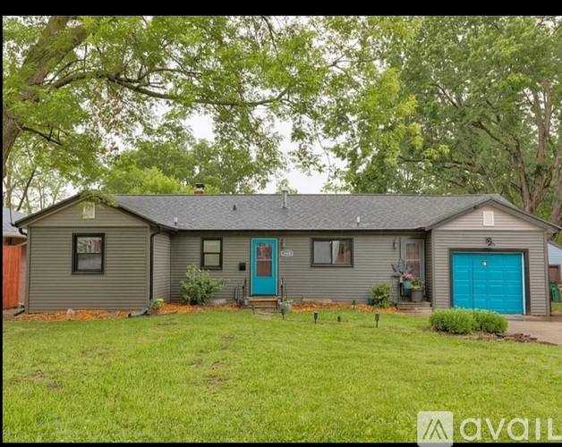 Apartment for rent at 1414 68th St, Windsor Heights, IA 50324