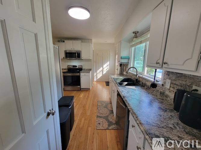 Apartment for rent at 1414 68th St, Windsor Heights, IA 50324