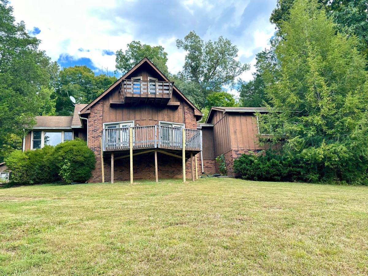 House for rent at 3801 Moore Hollow Rd, Woodlawn, TN 37191