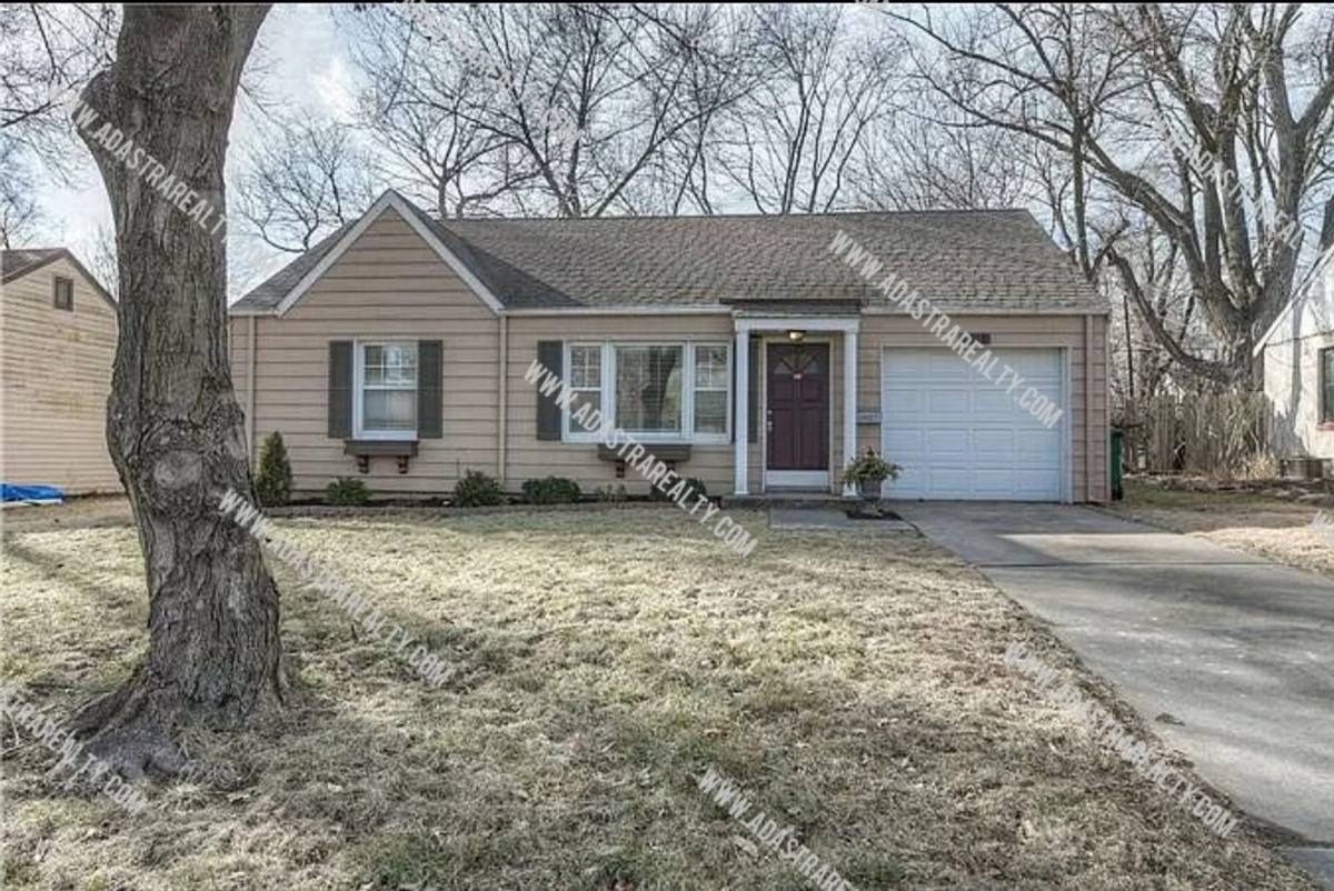 House for rent at 4818 Mission Rd, Mission, KS 66205