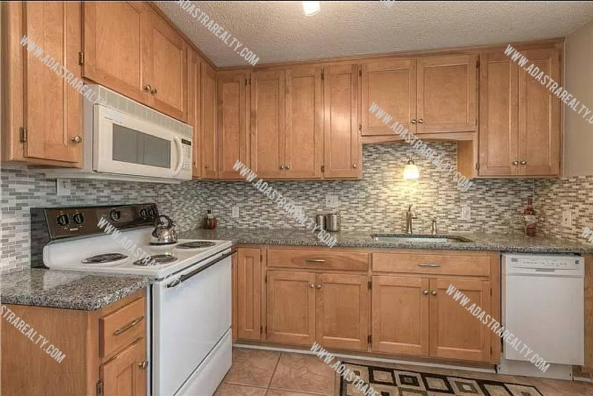 House for rent at 4818 Mission Rd, Mission, KS 66205