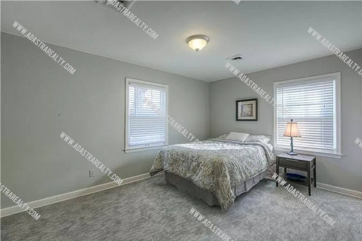 House for rent at 4818 Mission Rd, Mission, KS 66205