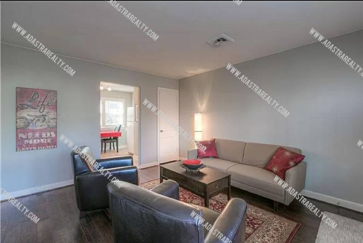House for rent at 4818 Mission Rd, Mission, KS 66205