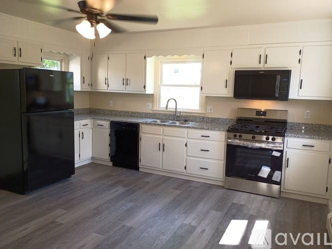 Townhouse for rent at 12 B W Glenwood Dr, Camp Hill, PA 17011
