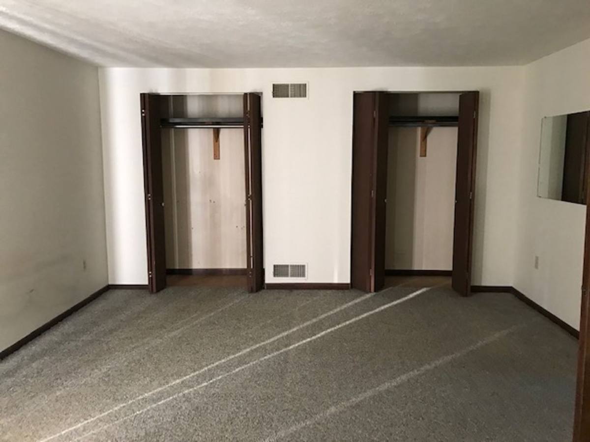 Apartment for rent at 303 Seneca Lane, Evans City, PA 16033