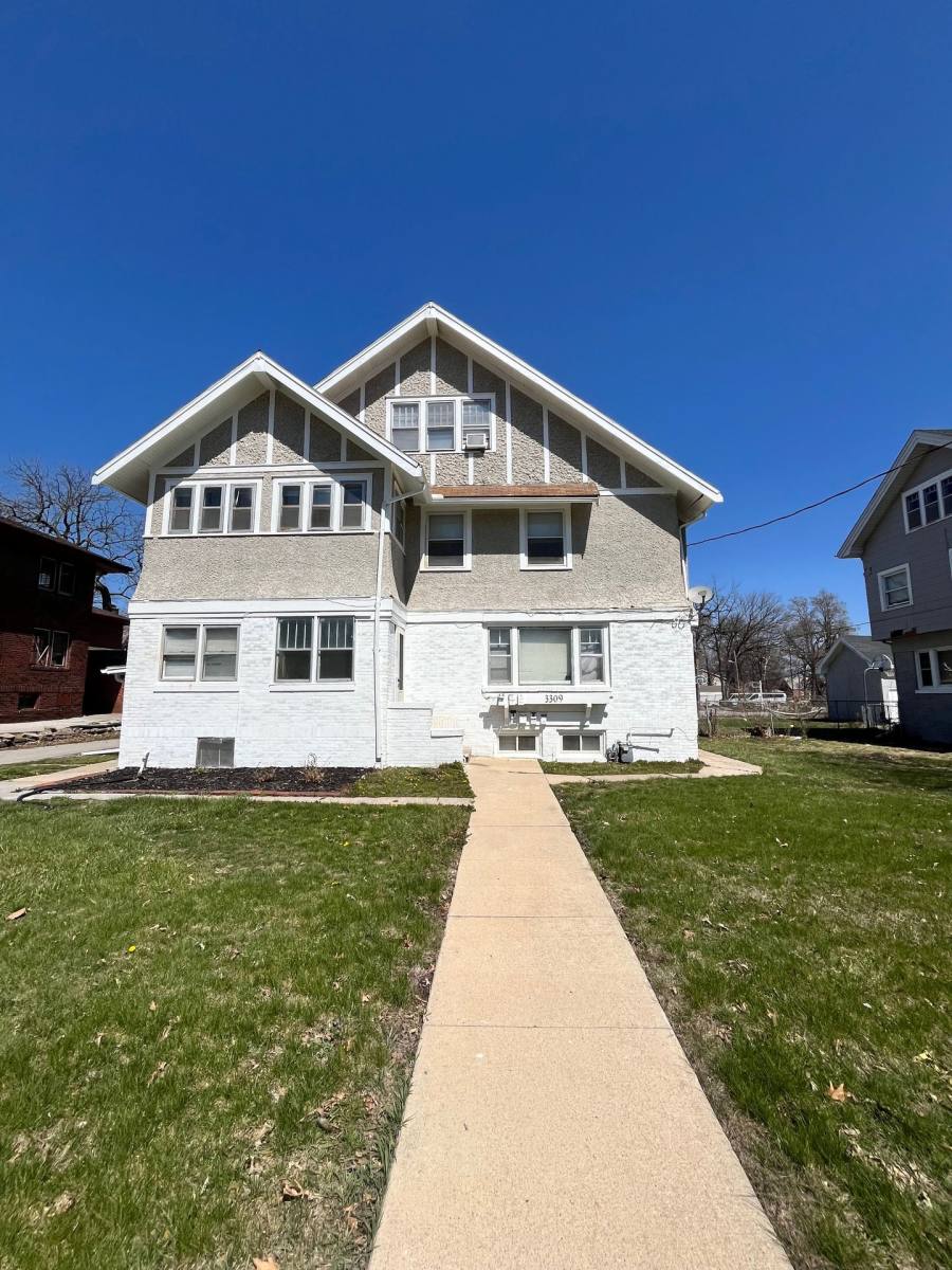 Apartment for rent at 3309 University Ave, Des Moines, IA 50311