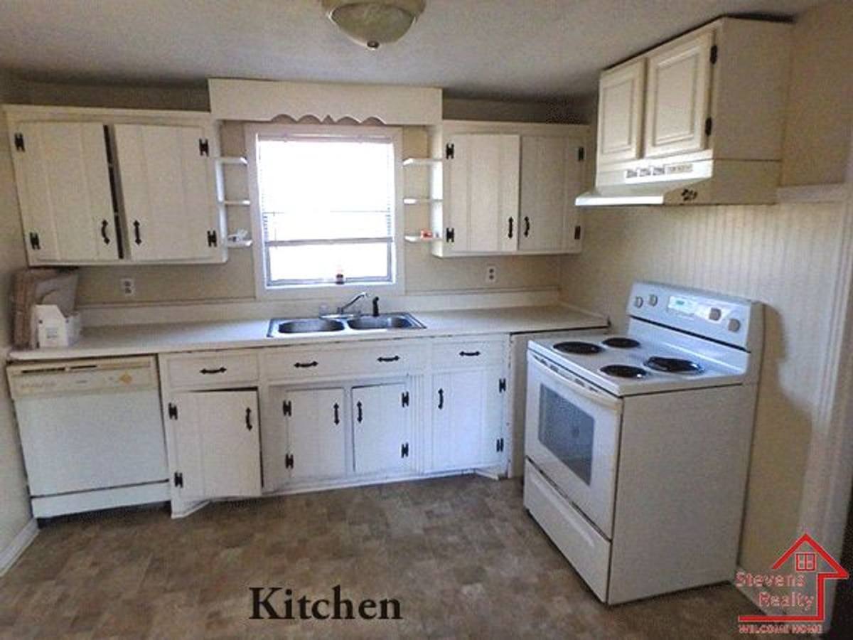 House for rent at 325 N Franklin Ave, Cookeville, TN 38501