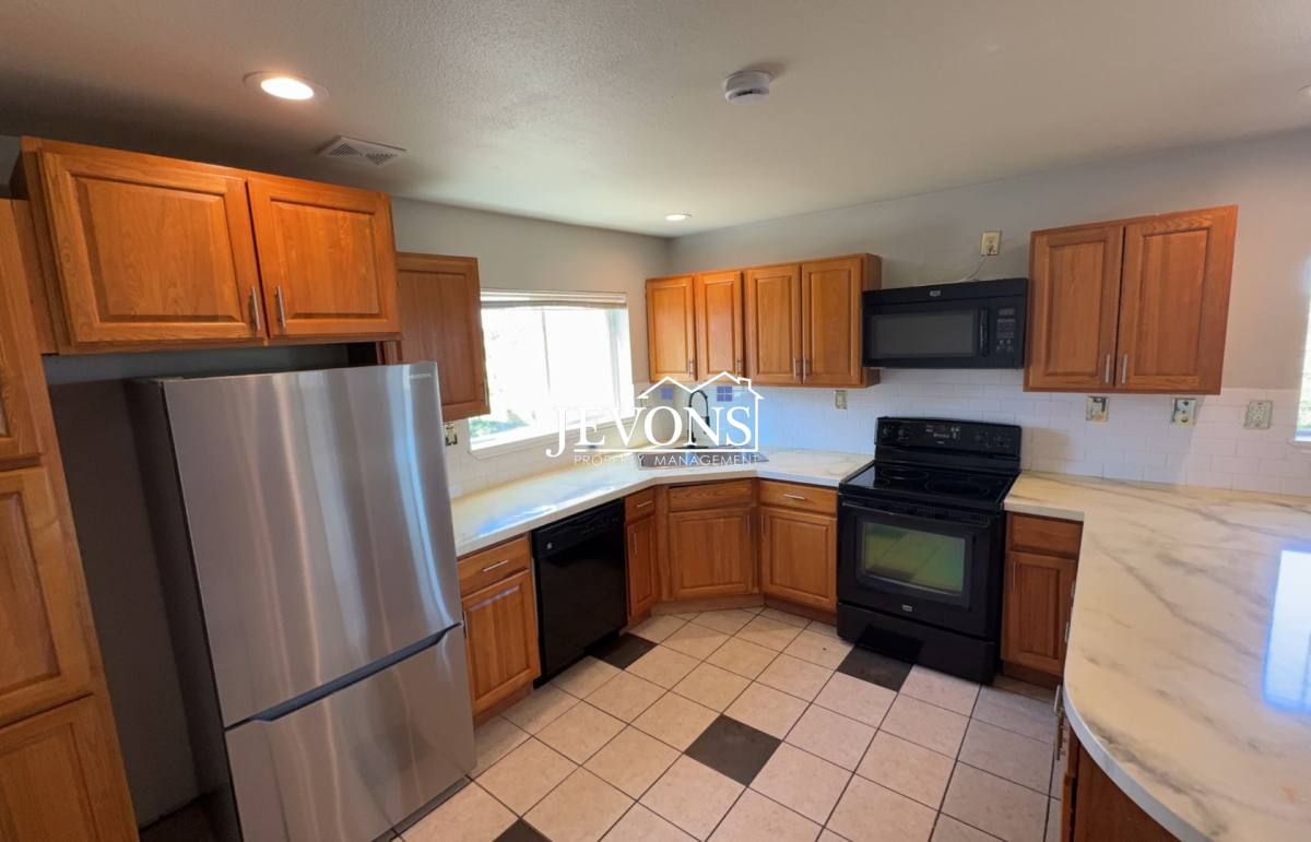 Apartment for rent at 3303 S Ainsworth Ave, Tacoma, WA 98418