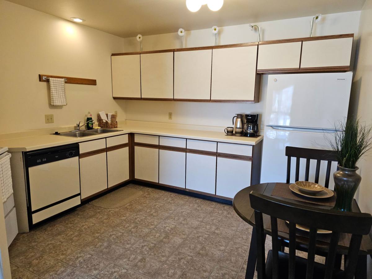 Apartment for rent at 1300 Eco Park Dr, Dekalb, IL 60115