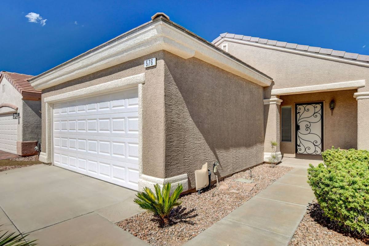 House for rent at 576 Carmel Mesa Dr, Henderson, NV 89012