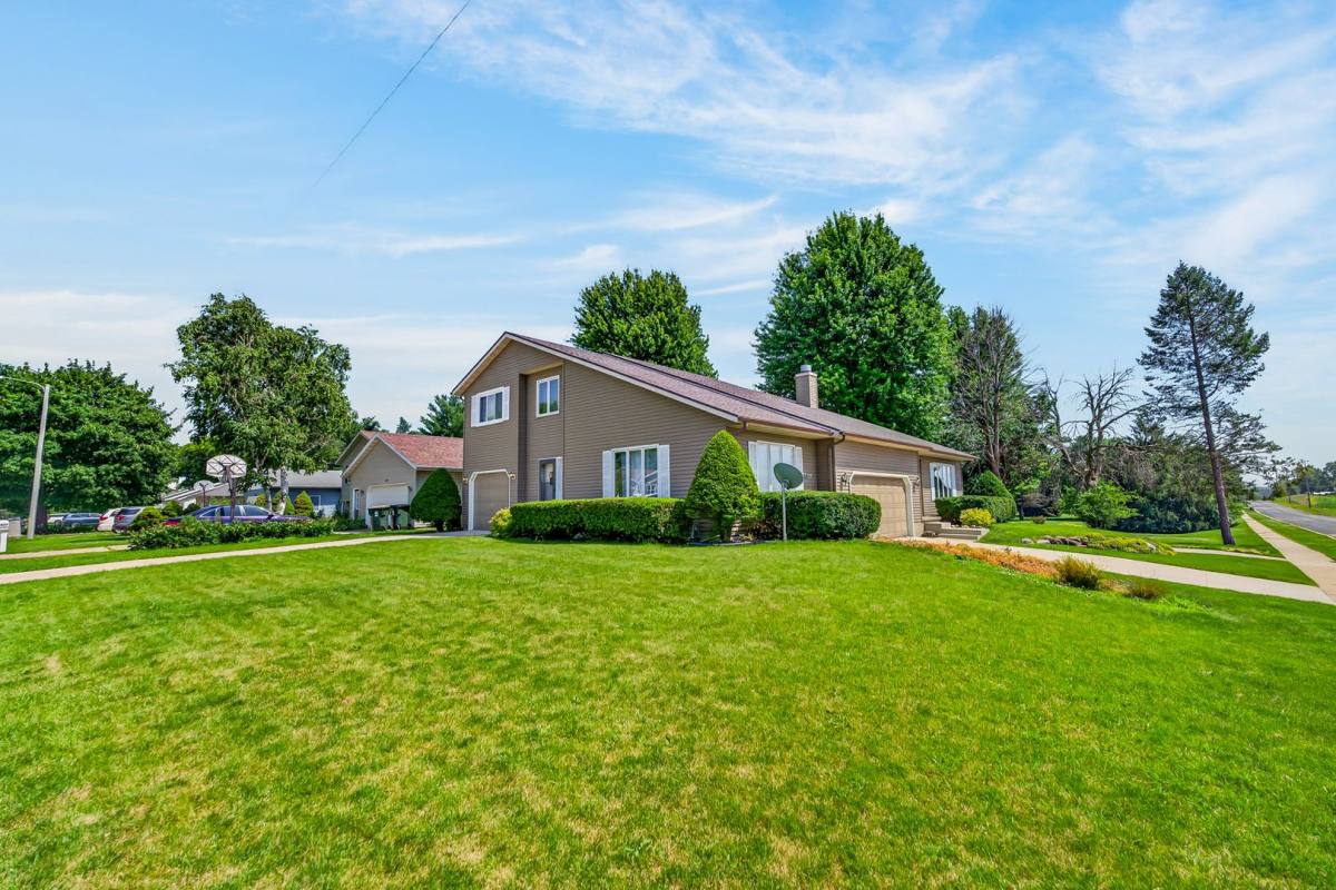 Sapphire Clarmar, 1633 Sapphire Way, Sun Prairie, WI 53590 - Apartment for Rent - Image 3