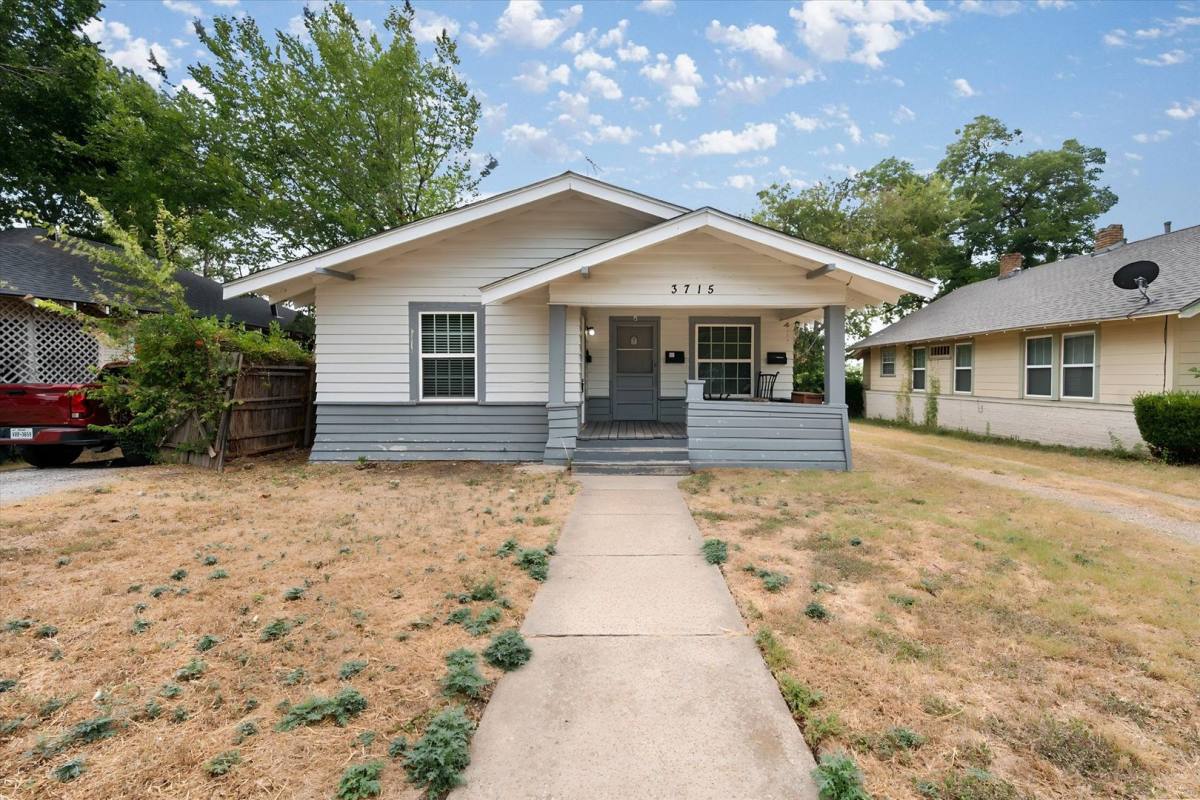 Apartment for rent at 3715 Travis Ave, Fort Worth, TX 76110