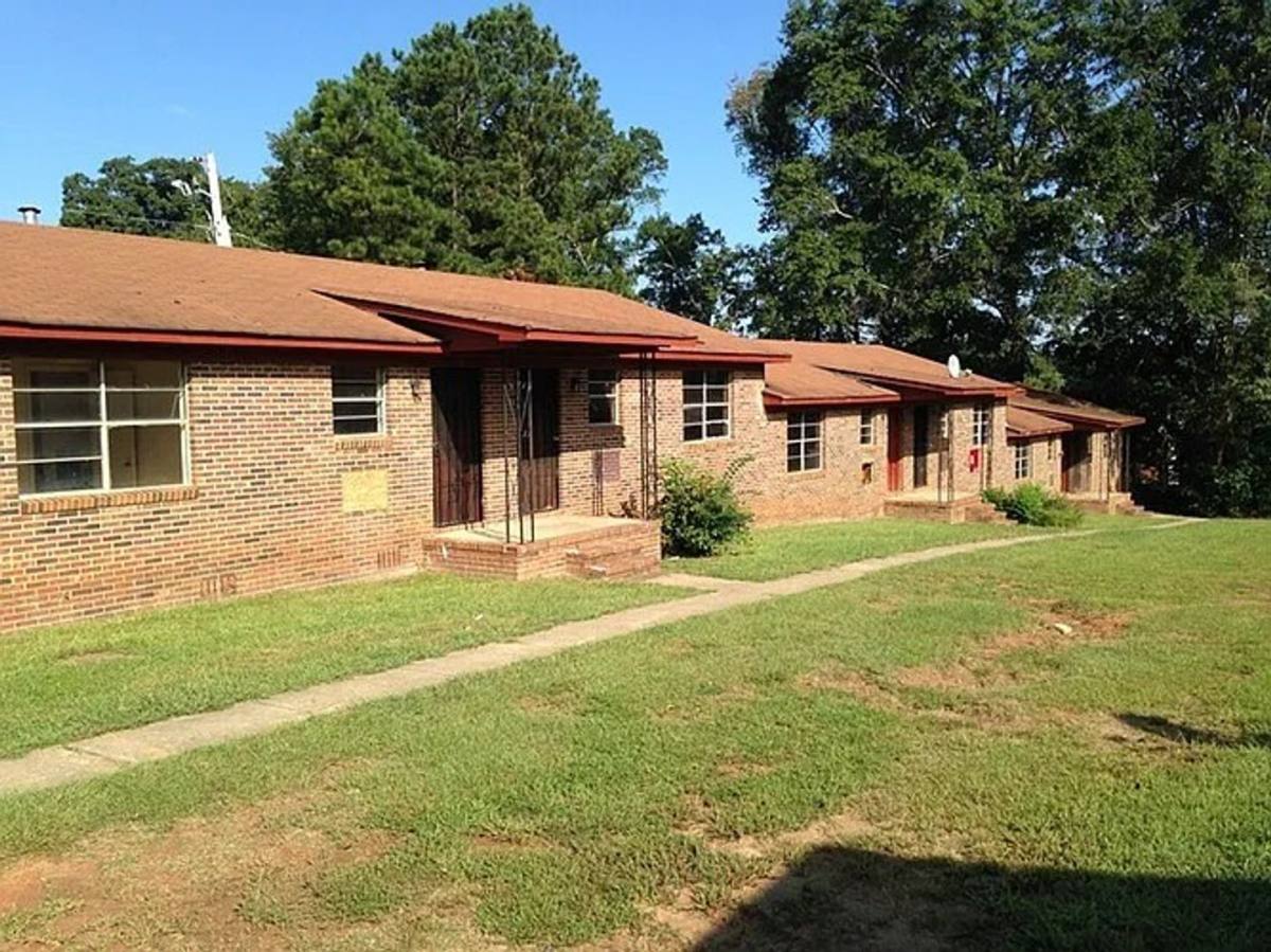 Apartment for rent at 805 N Ave, Griffin, GA 30224