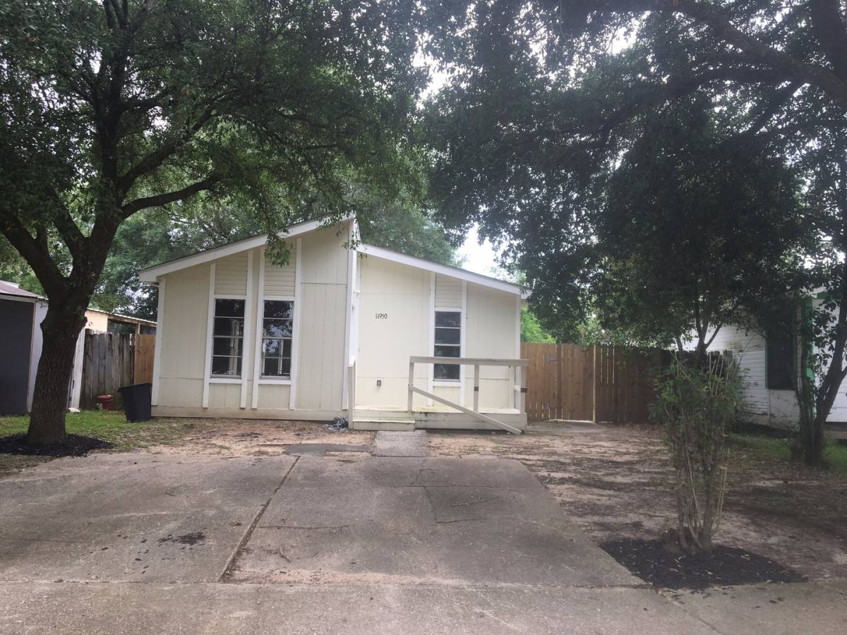 House for rent at 11950 Greenloch Lane, Houston, TX 77044