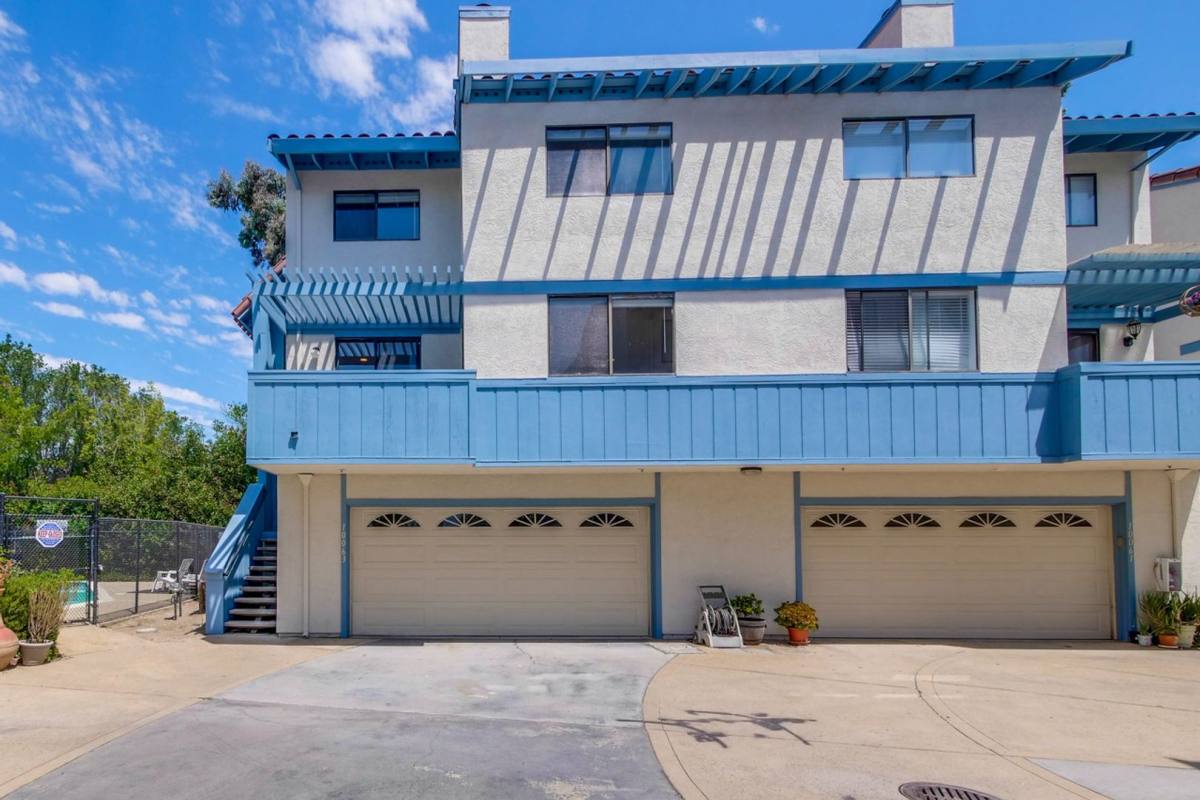 Townhouse for rent at 10063 Craft Dr, Cupertino, CA 95014