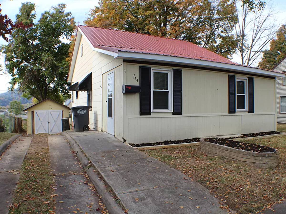 House for rent at 714 Myrtle St, Kingsport, TN 37660