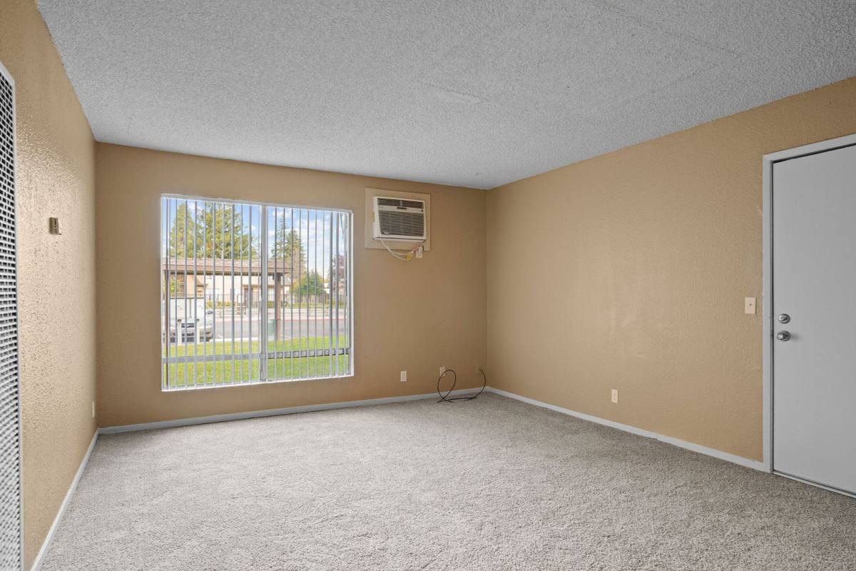 Apartment for rent at 7605 Franklin Blvd, Sacramento, CA 95823